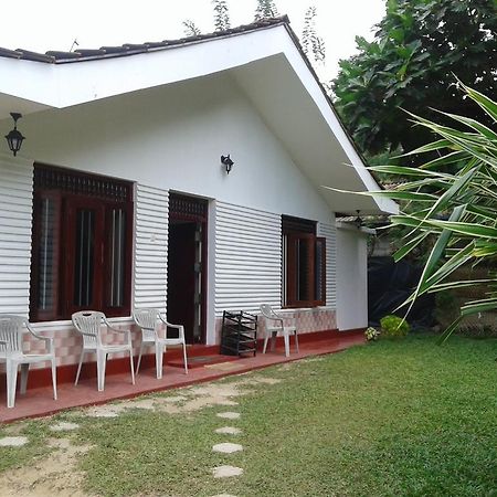 Family Guest House Mirissa Ngoại thất bức ảnh